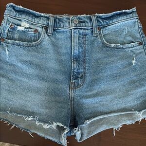 Abercrombie mom shirts Distressed Denim Women Shorts size 6